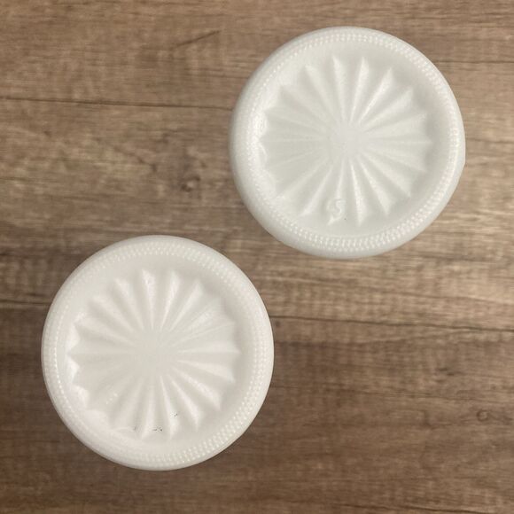 Vintage Milk Glass Bud Vases 6" Set of 2 Diamond Pattern Geometric Scalloped - Picture 7 of 11